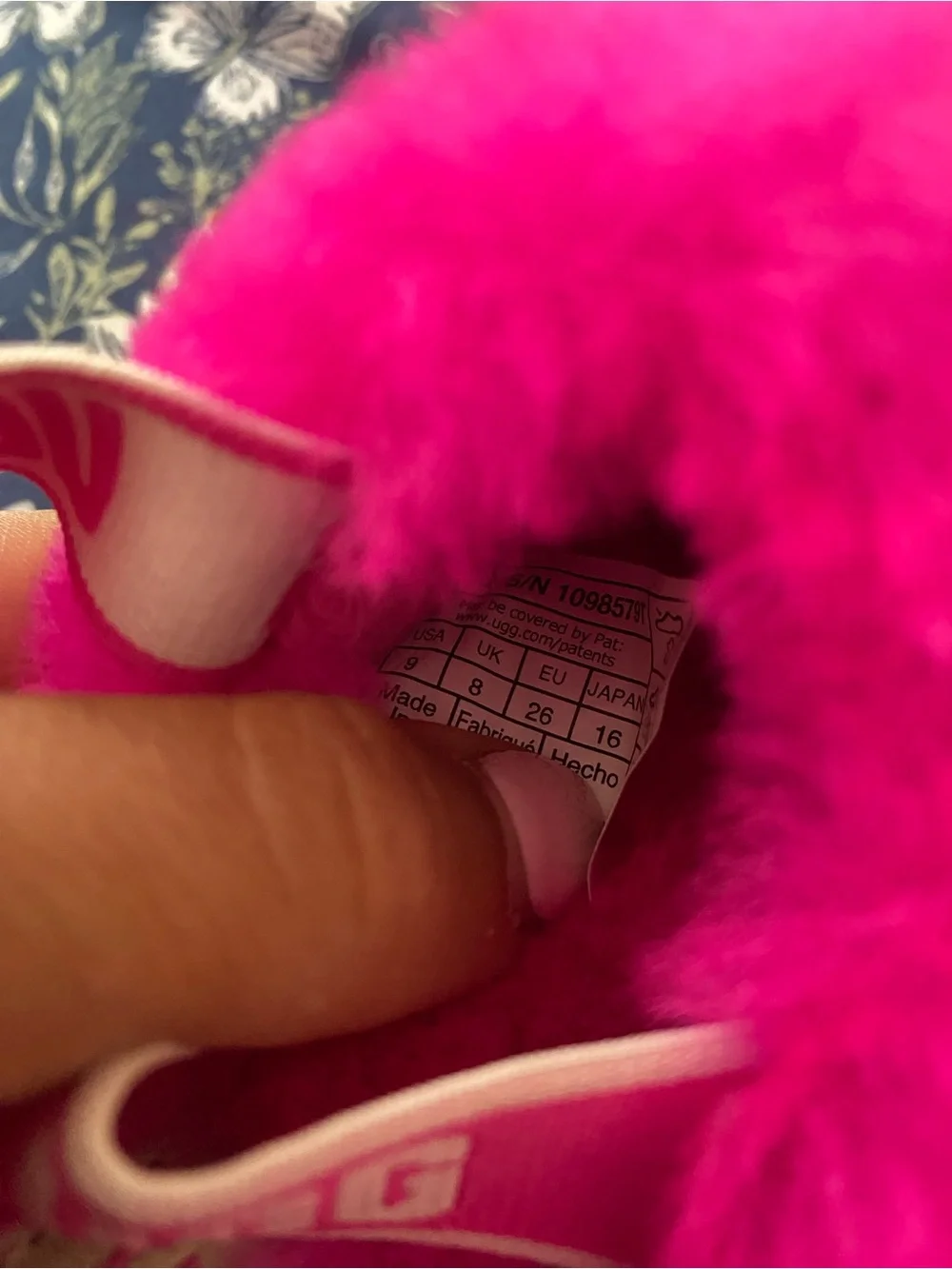 Girl's Pink Fuzzy slippers